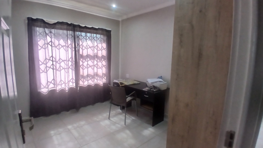 4 Bedroom Property for Sale in Heidedal Free State